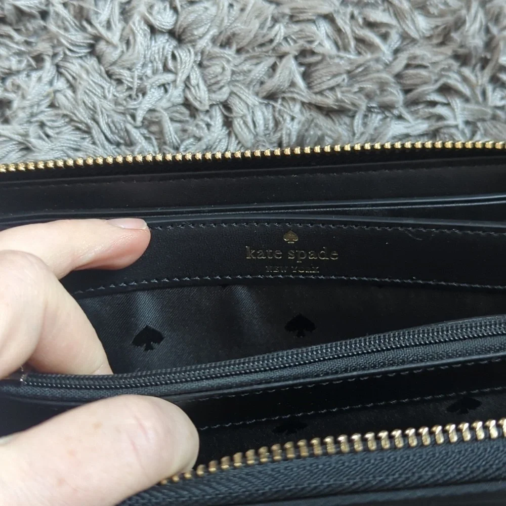 Kate Spade New York Chelsea Large Continental Wallet Black And Gold
